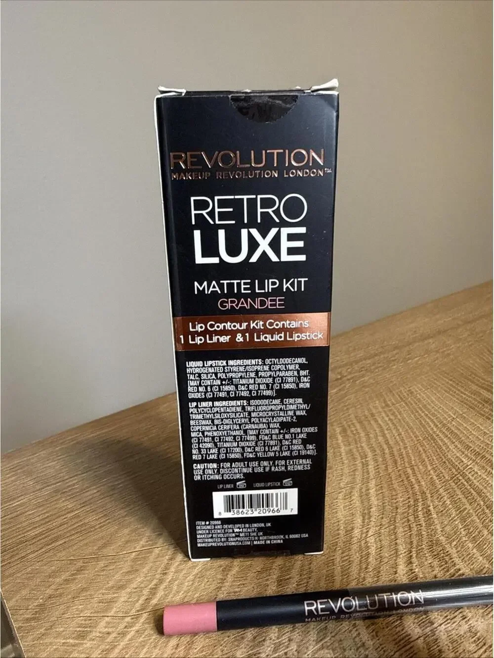 MAKEUP REVOLUTION Retro Luxe Matte Lip Kit Lip: Lip Liner & Lipstick Grandee